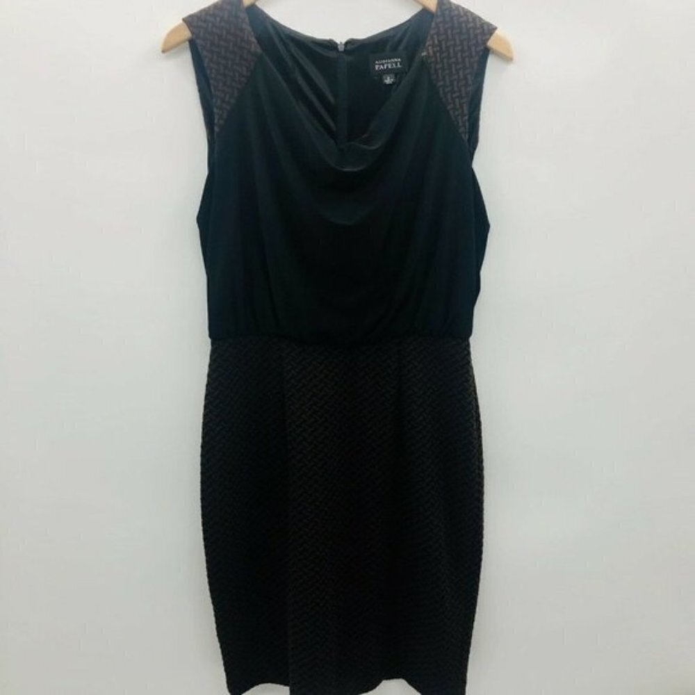 Adrianna Papell Size 8 Sleeveless Scoop Neck Dress
